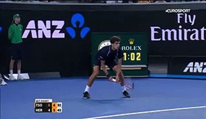 'Unbelievable' - Jo-Wilfried Tsonga wins point with incredible 'no look' backhand - Video Dailymotion