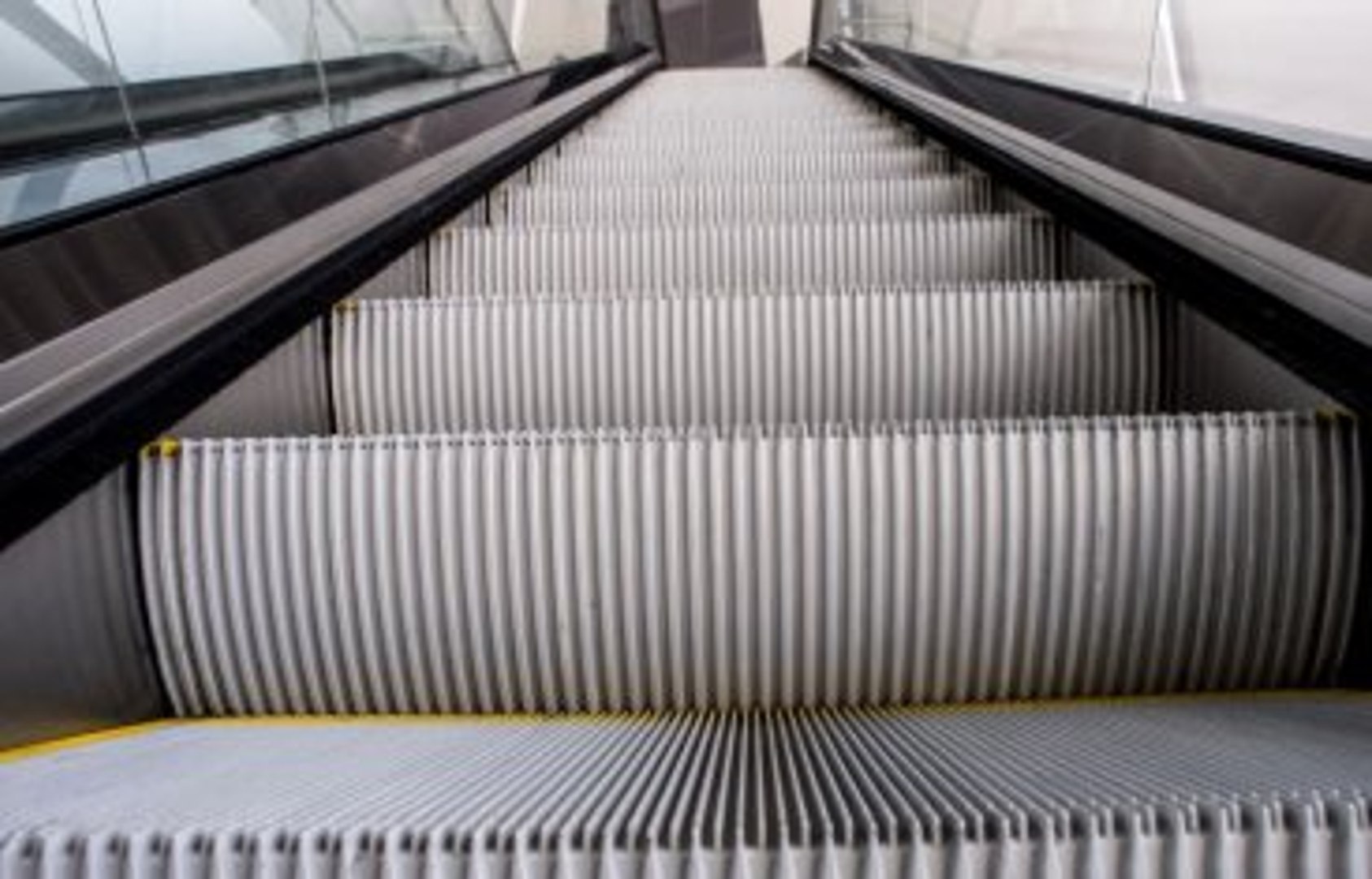 Ступени эскалатора метро