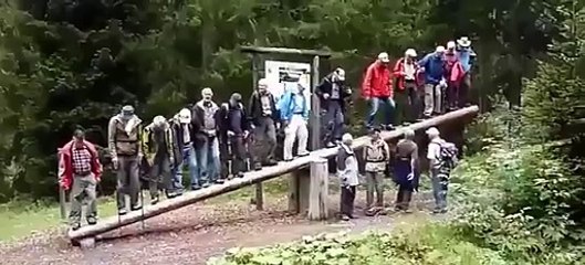 Çılgın dedelerin tahterevalli macerası kötü bitti :D