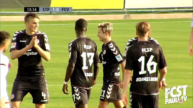 Foot : Il marque sur coup franc depuis… le milieu du terrain !