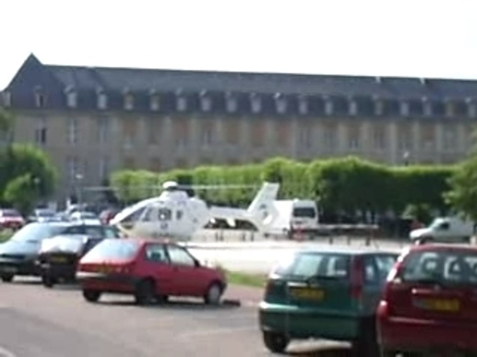 EC 135 SAMU IDF 23 mai 2007 arrivé au KB