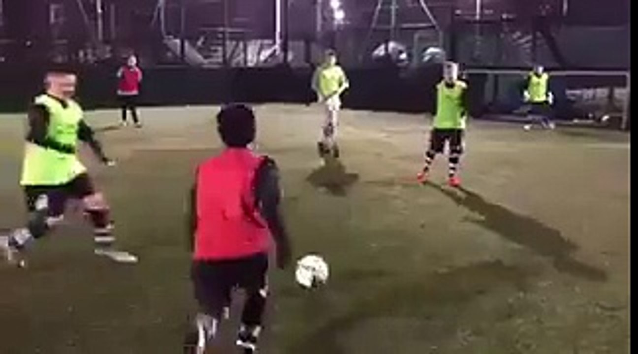 Le petit pont magnifique de ce gamin et la réaction de sa victime