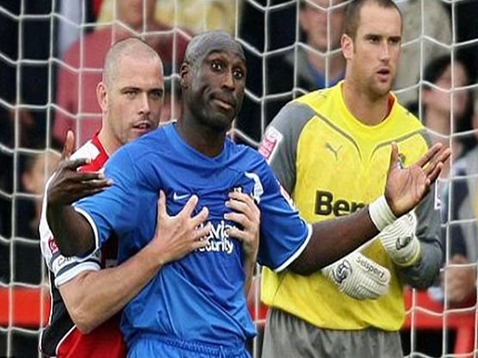 GAY LES JOUEURS DE FOOTBALL DE LA COMPILATION!!! SÖ DRÔLE!!! ORIGINAL 2013