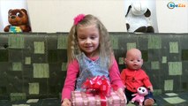 ✔ Кукла Беби Борн и Ярослава открывают подарок от Крестного папы - Doll Baby Born with Yaroslava ✔