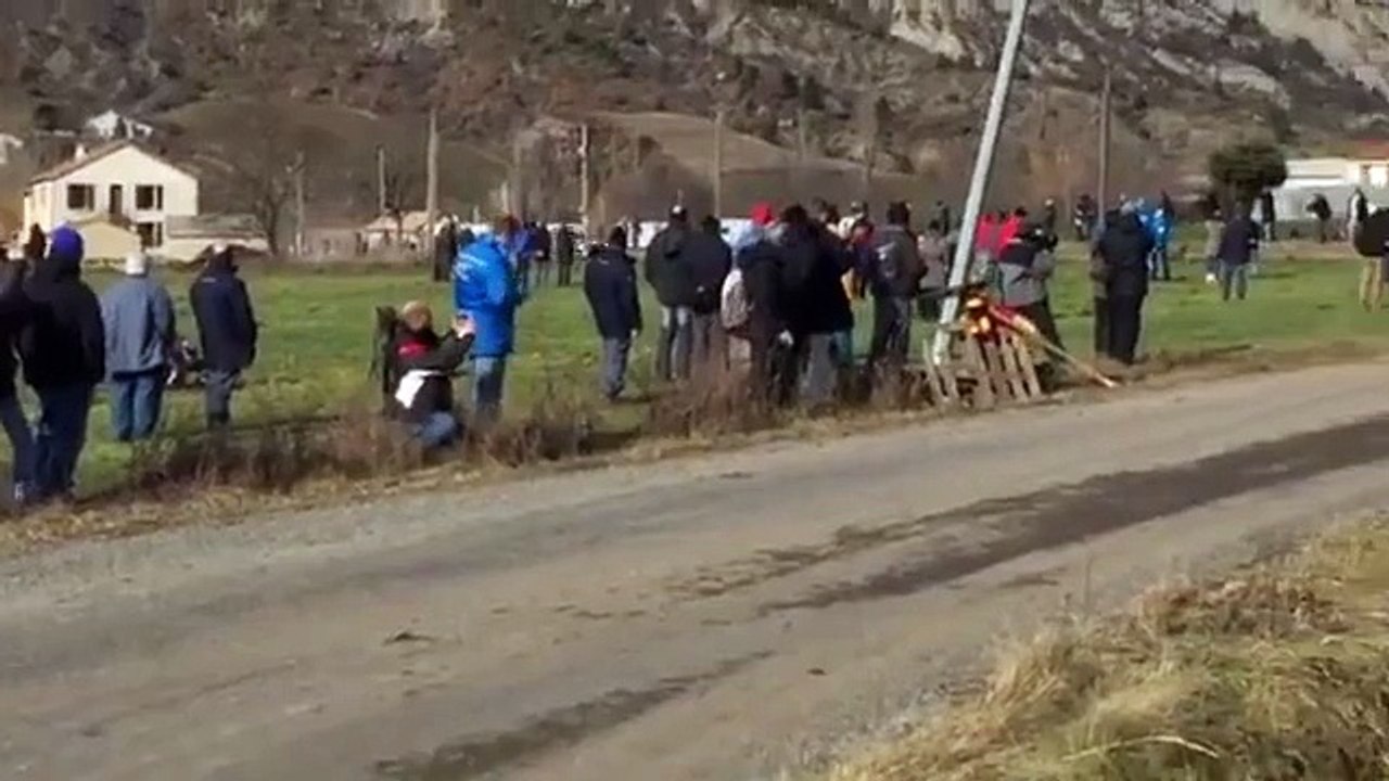 Latvala sort de la route et percute un spectateur (Rallye Monte-Carlo)
