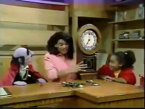 Classic Sesame Street - Scenes from 2405