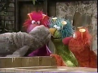 Sesame Street - Telly Watches Wolfgang