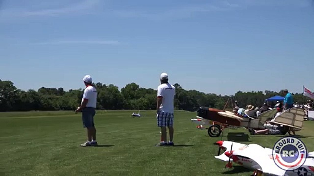 Quique Somenzini Thrust Vectoring Jet Demo SEFF 2015: Around Tuit RC  Hobby And Fun