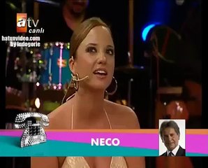 Ayşe Özyılmazel Derin Dekolte Göğüs Bacak Frikikler HD