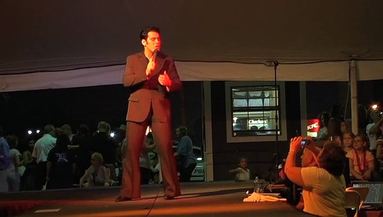 Franz Goovaerts sings 'A Little Less Conversation' Elvis Week 2008