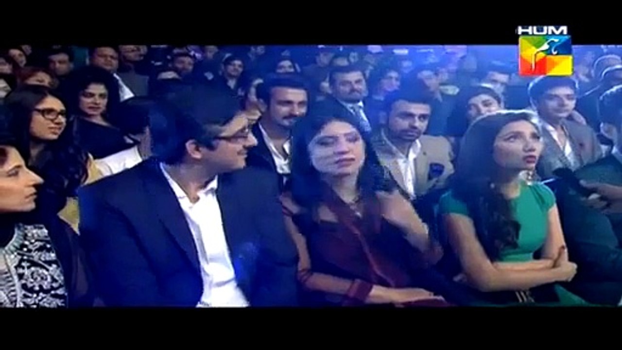 Mahira Khan Got Angry On Wasay Chaudhry In Hum Tv Awards Show
