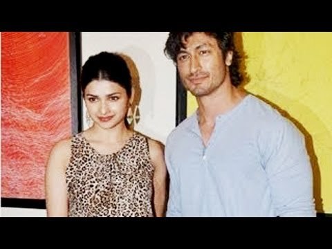 Gaurav Bose Art Exhibition Momentia Inaugurates | Tigmanshu Dhulia | Prachi Desai | Vidyut Jamwal