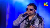 Girls Start Dancing When Mika Singh Starts Singing Abrar-ul-haq Billo Song