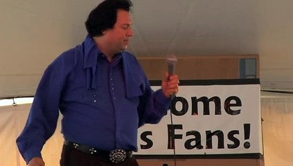 Jeff Walker sings 'Proud Mary' Elvis Week 2007