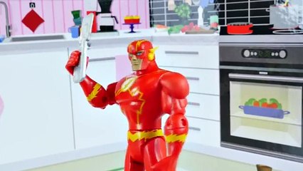 SUPERHERO Pool Party + Friends Frozen Shopkins Peppa Pig Flash Wonder Woman DC Comic Toy Episode