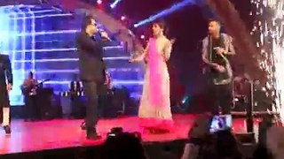 Mika Singh performing with Priyanka Chopra _ Yo Yo Honey Singh