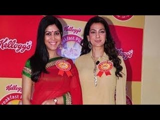 Juhi Chawla & Sakshi Tanwar @ Kellogg's Breakfast Pledge