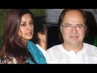 Sonali Bendre in tears at Farooq Sheikh`s funeral