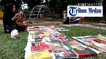 Febri Membuka Perpustakaan Gratis di Taman-taman Kota