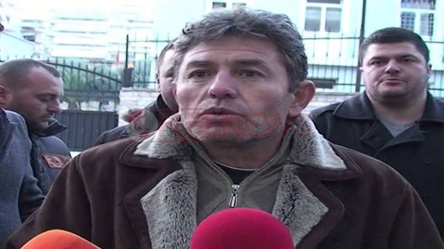 Genc Pollo denoncon arrestimin e një anëtari të PD gjatë vizitës së Ramës në Berat - Ora News