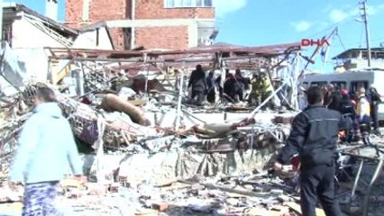 İzmir- Buca&#039;da Evde Patlama 1 Ölü 2 Yaralı-2