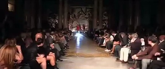 CatWalk FAIL. Very Funny