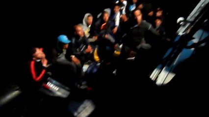 حراس السواحل الجزائرية تقبض على حراقة PART1 ...Harraga