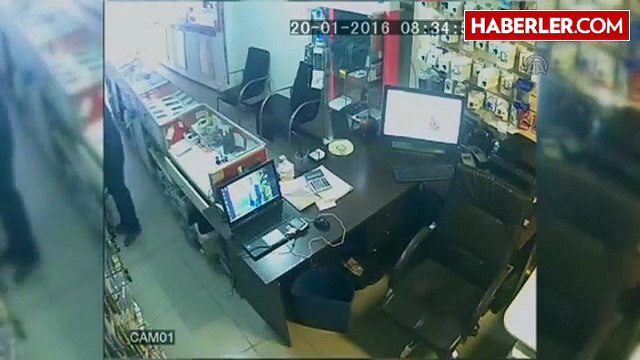 Cep Telefonu Hırsızlık Anı Güvenlik Kameralarına Yansıdı