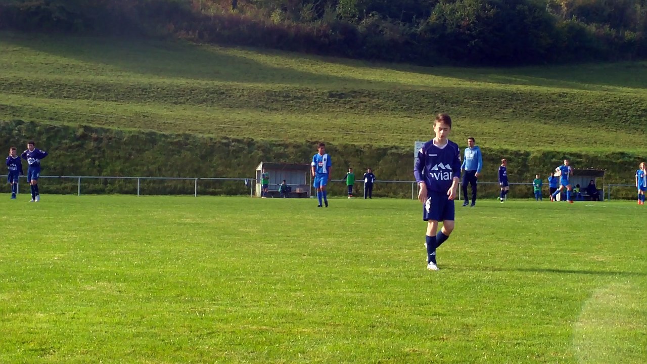 thomas joue au foot