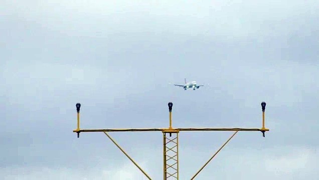 Turkish airlines a321 crosswind landing Türk Hava Yolları Big Planes