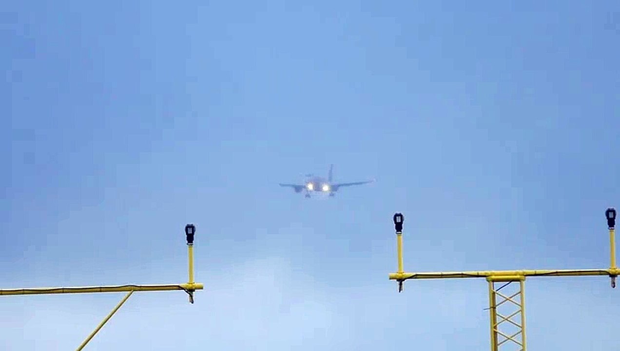 EasyJet Crosswind Landing bad stormy weather 50mbps High Quality Big Planes