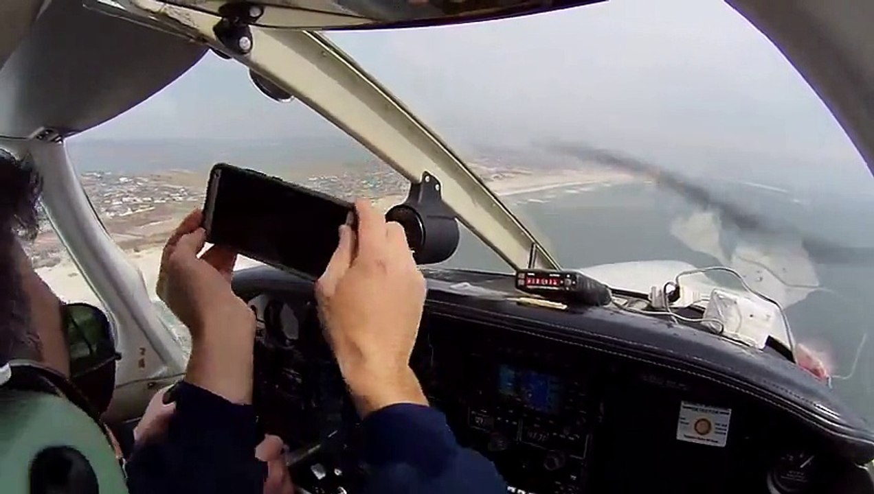 PA28: "THIS IS A BEAUTIFUL CROSS WIND LANDING" Big Planes