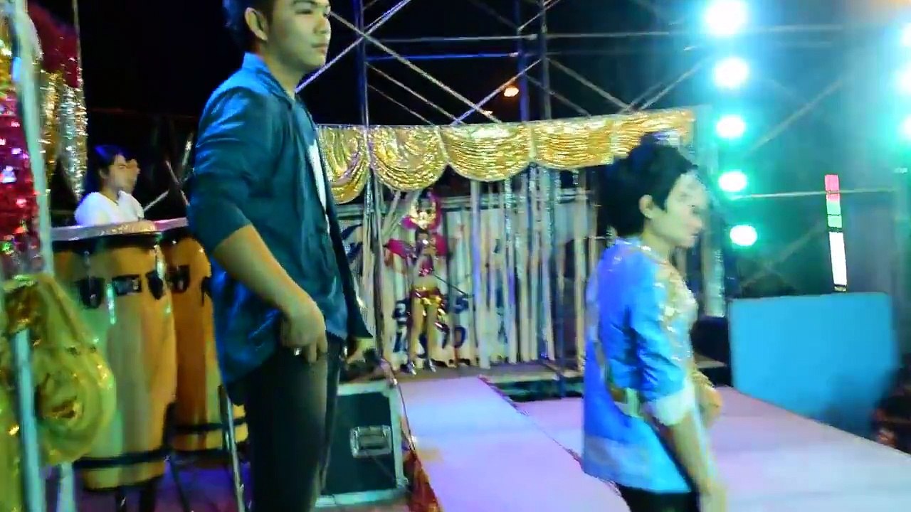 ฝรั่งร้องเพลงไทยได้ชัดมาก