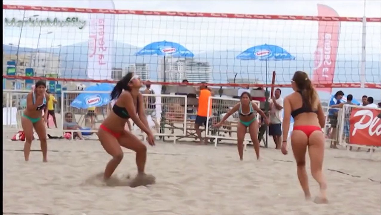 Latina Beach Vollebyall Girls nice Volley