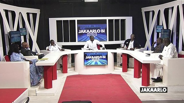 Regardez la réponse de Bouba Ndour à Waly seck dans Jakaarlo Bi 22 Janvier 2016