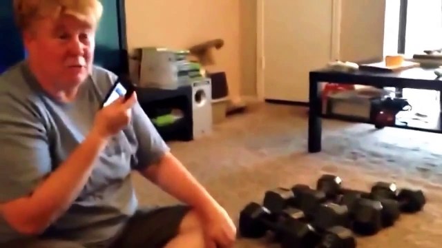 Кот избил человека)) Смотреть всем