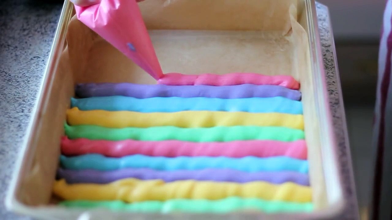How to make Raibow roll cake (recipe) - Cách làm bánh cuộn cầu vồng