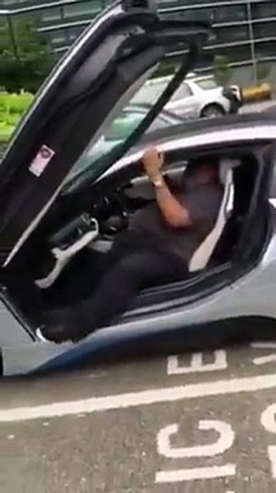 You Better Get Rid off the Car Roof