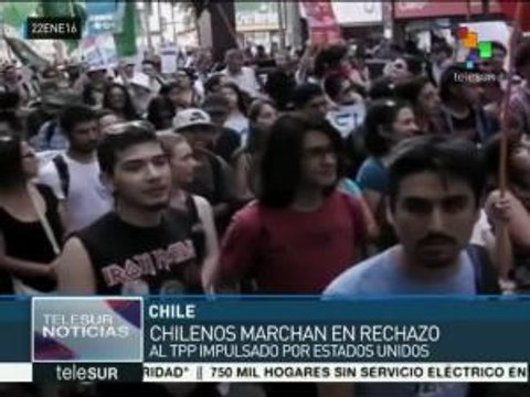 Chilenos se movilizan contra el TPP