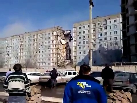 Обрушение дома в Астрахани ! ЭТО УЖАС !