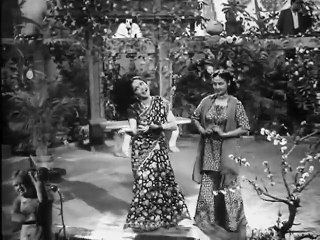 GHAR KI IZZAT (1948) - Baagh Mein Koyaliya Yehi Gaaye | Gayi Jawani Laut Na Aaye - (Dilip Kumar, Mumtaz Shanti)