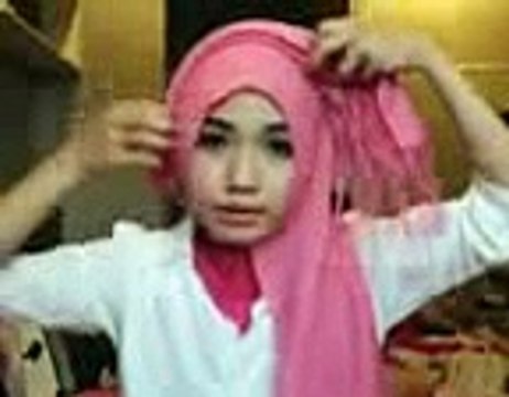 Istri ku skrg pakai Jilbab Ala Tudung Bawal