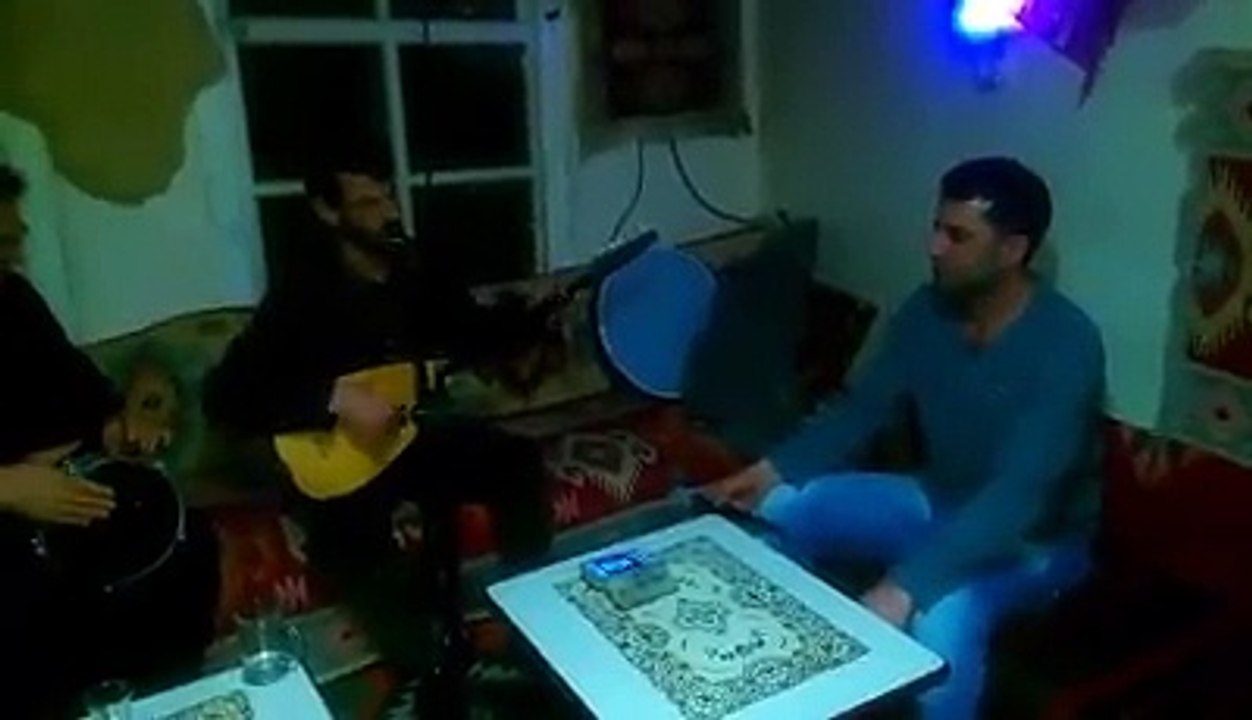 Grup Sesleniş ( Asker Türküsü ) Anam Geldim Kışlaya