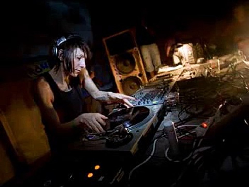 Ellen Allien @ Tresor Rave Against Racism 28.12.2000