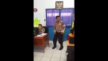 HEBOH VIDEO LUCU! Tingkah Polisi Joged Joget Cantik Sambalado Ayu Ting Ting