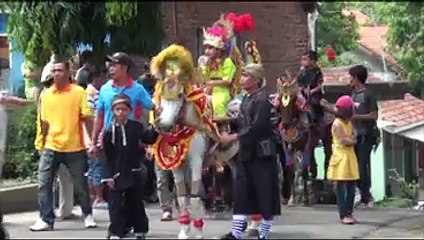 KUDA RENGGONG  DANCING HORSE