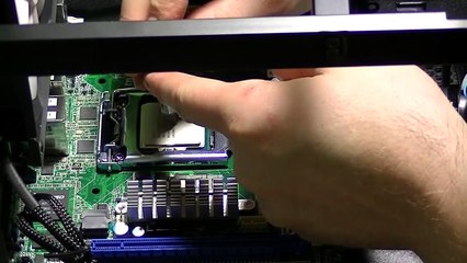 How to Build a FreeNAS Home Server in Fractal Node 304: Part 2 CPU & Heatsink Install