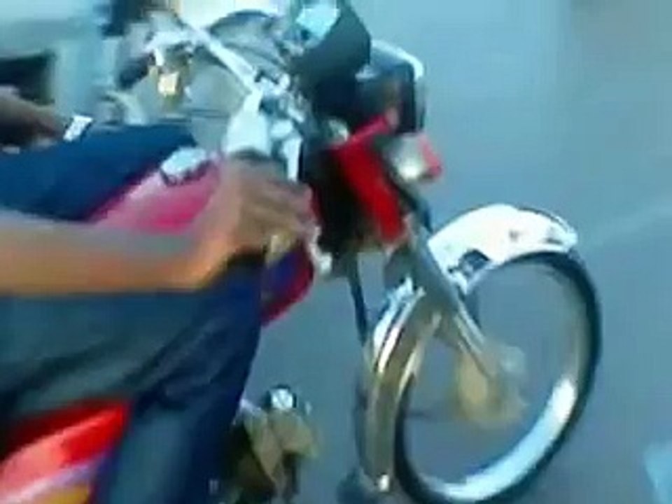 karachi sea view accident