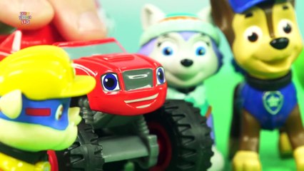 Paw Patrol & Blaze and The Monster Machines Trick or Treat Halloween Scare