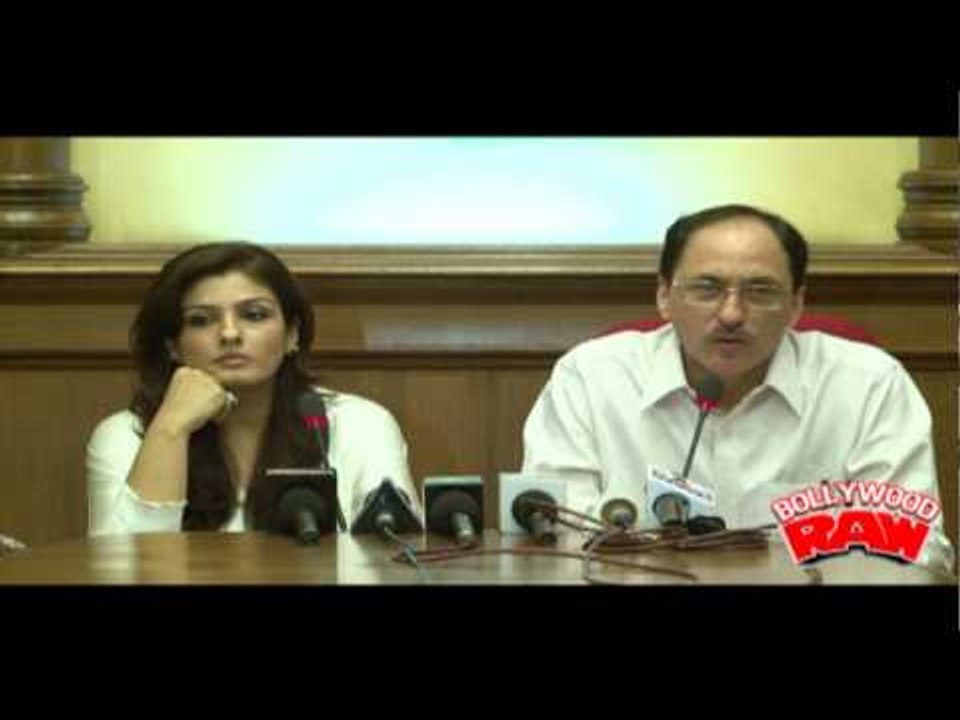 Raveena Tandon, BMC chief  @  launch of 'Indian Dog Adoption campaign'